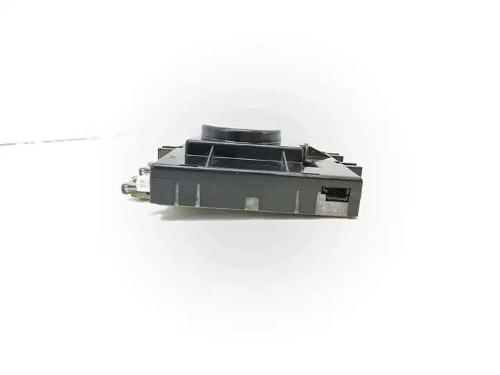 Mercedes-Benz C W204 (2007 - 2014) A2048702789 Усилитель антенны — фото 2