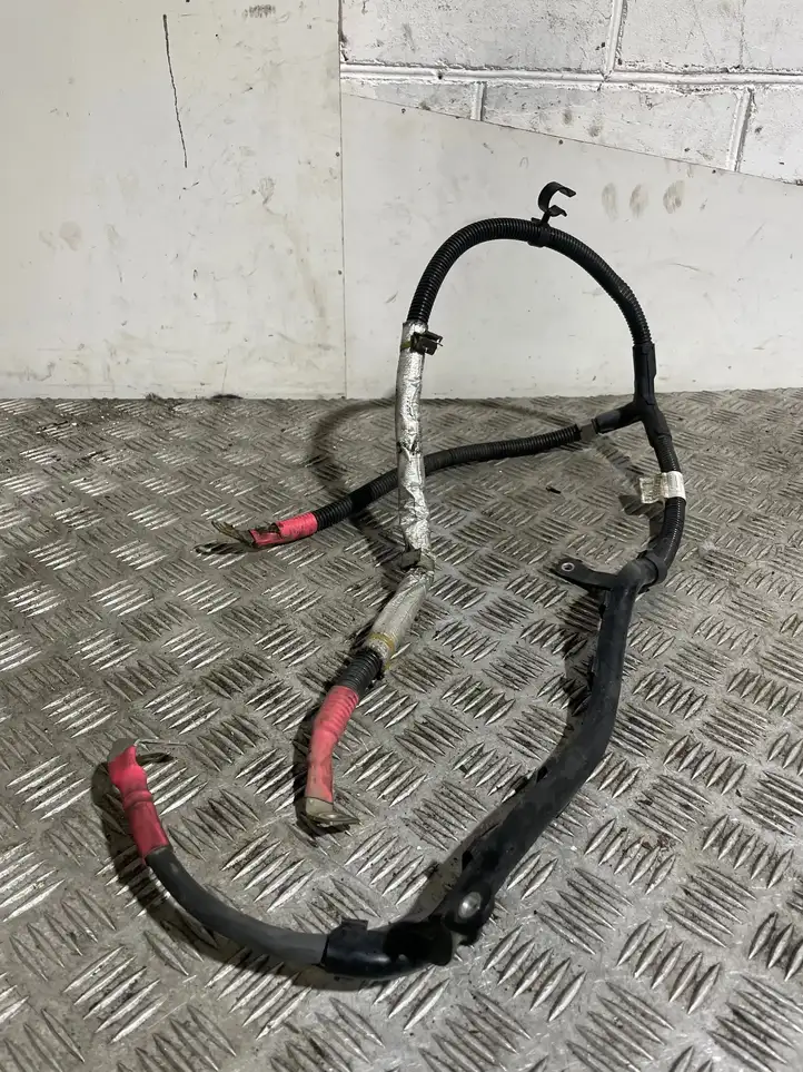 BMW 1 F20 F21 (2011 - 2019) 7823298 Плюсовой провод аккумулятора — фото 1