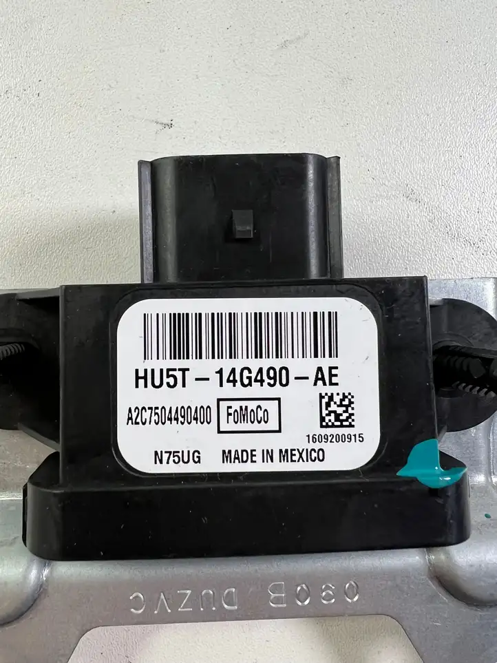 Ford Fusion II (2013 - ) HU5T14G490AE Блок управления электропитанием — фото 4