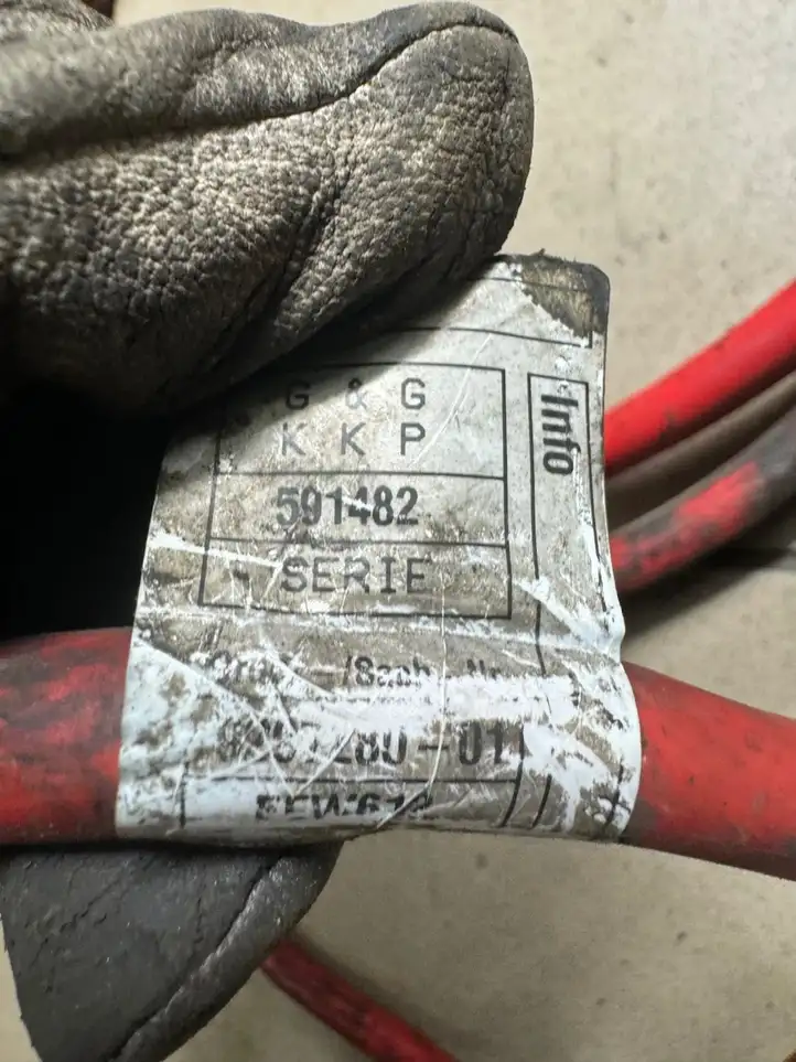 BMW 5 E60 E61 (2004 - 2010) 9267280 Плюсовой провод аккумулятора — фото 3