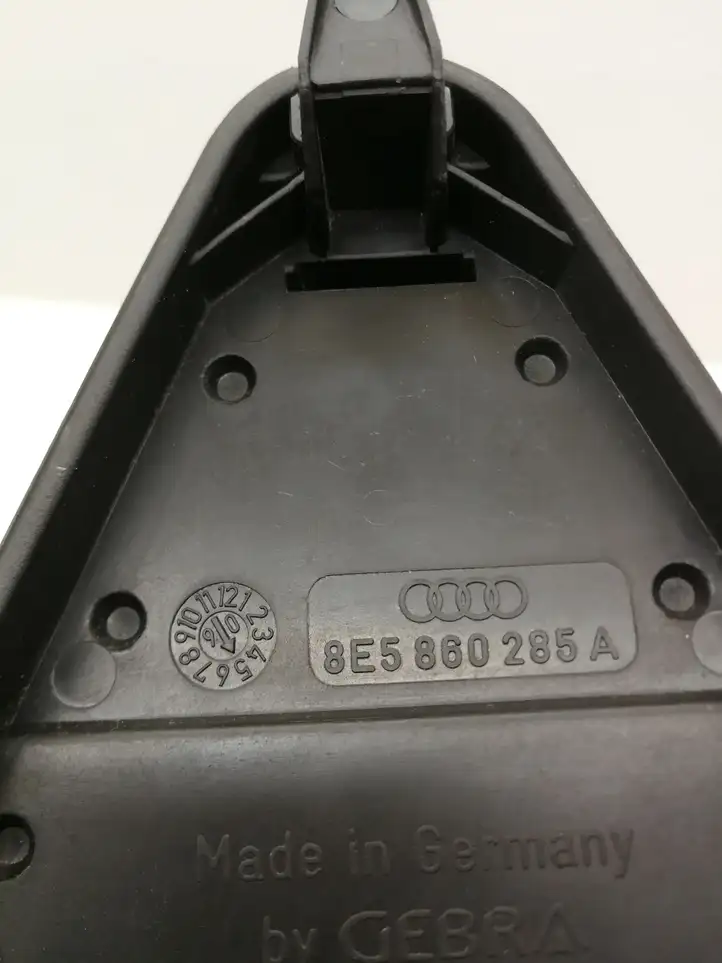 Audi A6 S6 C6 4F (2004 - 2008) 8E5860285A Держатель аварийного знака — фото 6