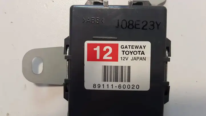 Toyota Land Cruiser (J120) (2002 - 2009) 8911160020 Модуль Gateway — фото 4