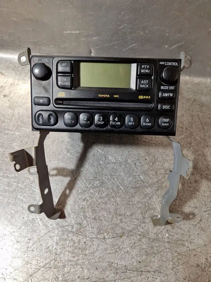 Toyota Land Cruiser (J120) (2002 - 2009) 0860001002 Магнитола / мультимедийная система — фото 1