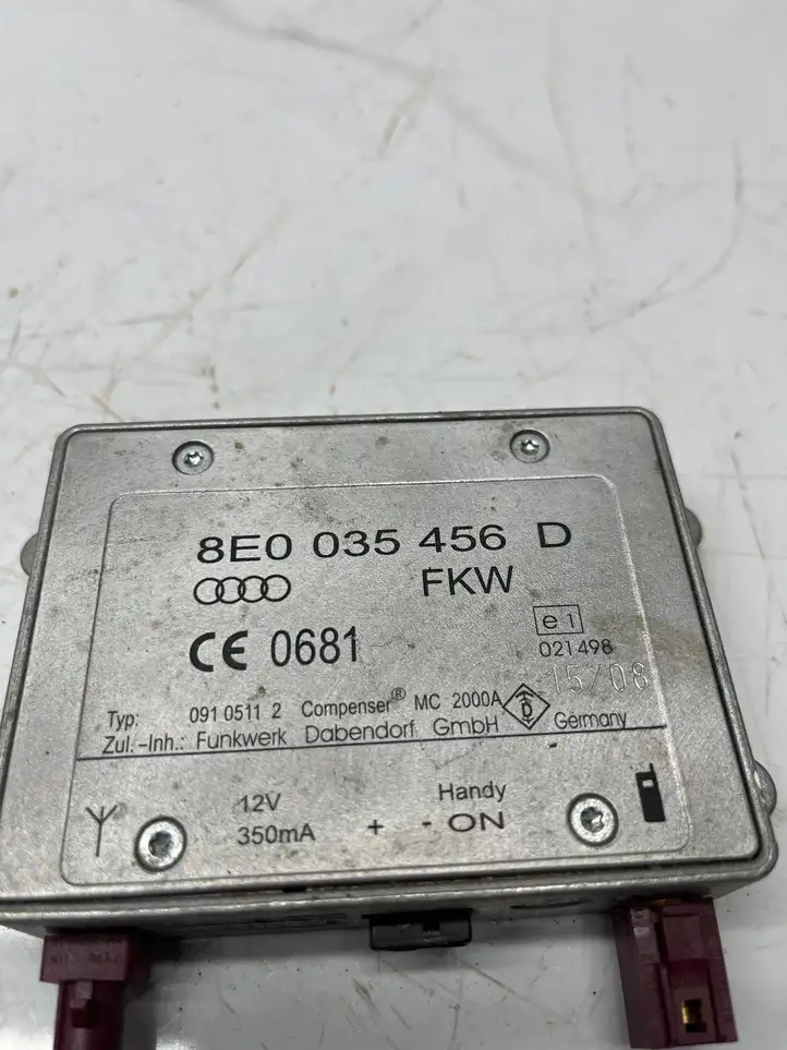 Audi A4 S4 B8 8K (2007 - 2011) 8E0035456D Усилитель антенны — фото 4