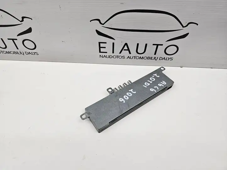 Audi A6 S6 C6 4F (2004 - 2008) 4F9035225D Усилитель антенны — фото 6