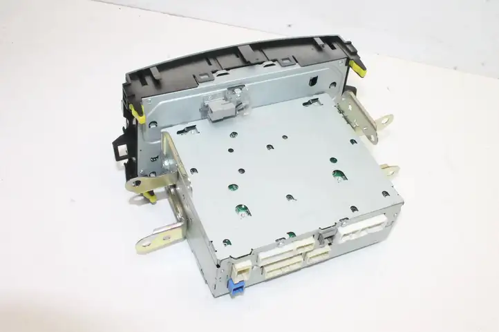 Toyota Corolla Verso E121 (2004 - 2007) 861400F030 Магнитола / мультимедийная система — фото 7