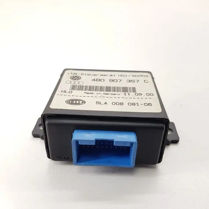 Audi A4 (2000 - 2006)  5LA00808106 Модуль фонарей