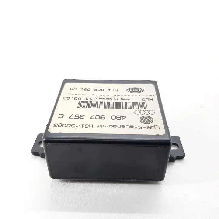 Audi A4 (2000 - 2006)  5LA00808106 Модуль фонарей