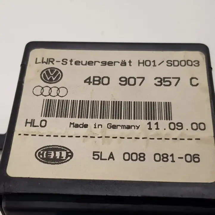 Audi A4 (2000 - 2006)  5LA00808106 Модуль фонарей