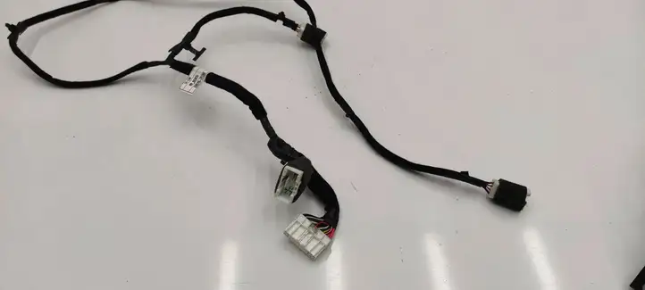 Kia Stinger (2017 - )  89570J5100 Другой проводник