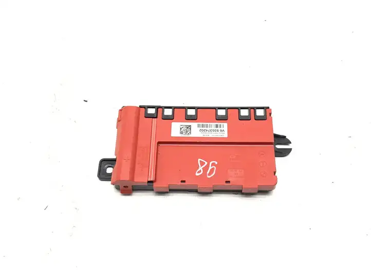BMW 5 G30 G31 (2016 - ) 935374202 Клеммный узел плюсовых проводов — фото 3