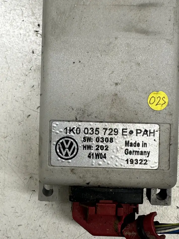 Volkswagen Golf V (2003 - 2009) 1K0035729E Блок GSM — фото 2