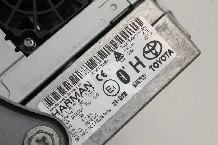 Toyota Avensis T270 (2009 - 2012) 8614005040 Магнитола / мультимедийная система — фото 3