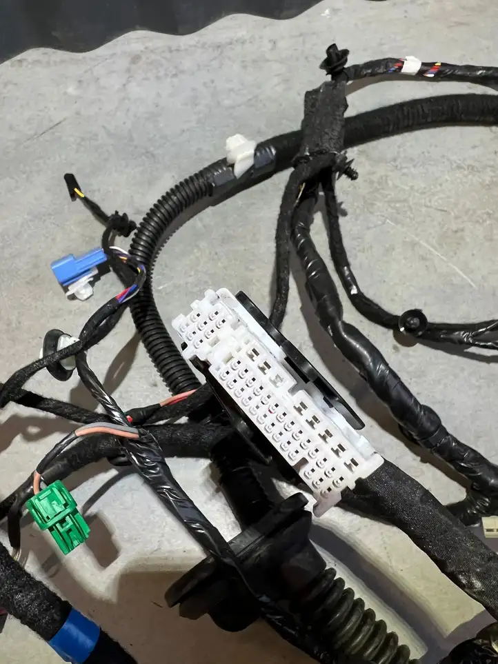 Tesla Model Y (2019 - 2024)  148905202E Проводка передних дверей