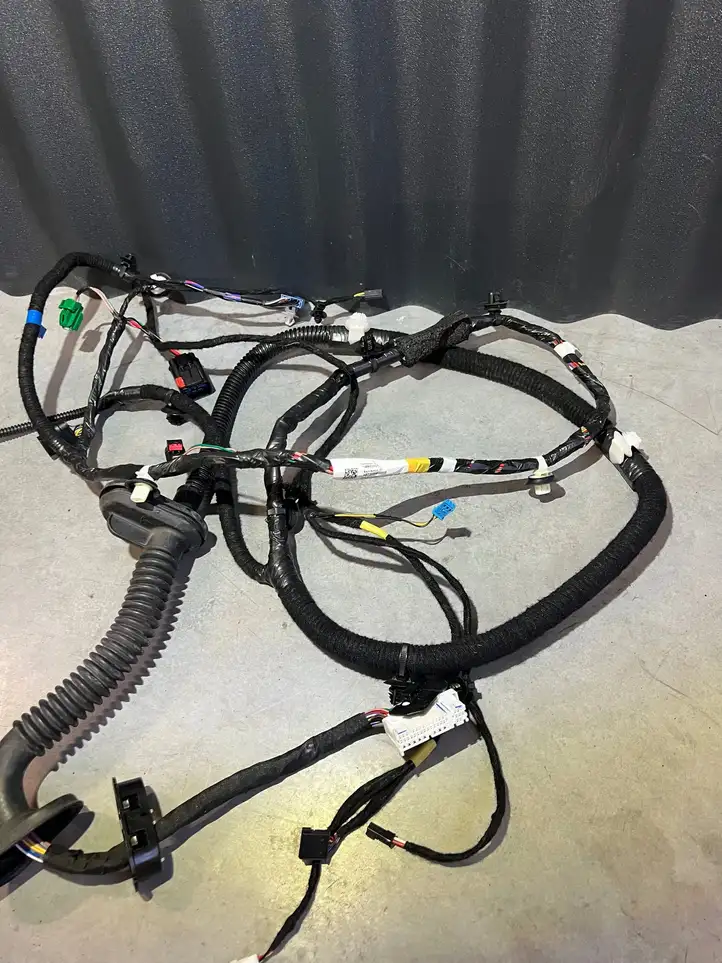 Tesla Model Y (2019 - 2024)  148905202E Проводка передних дверей