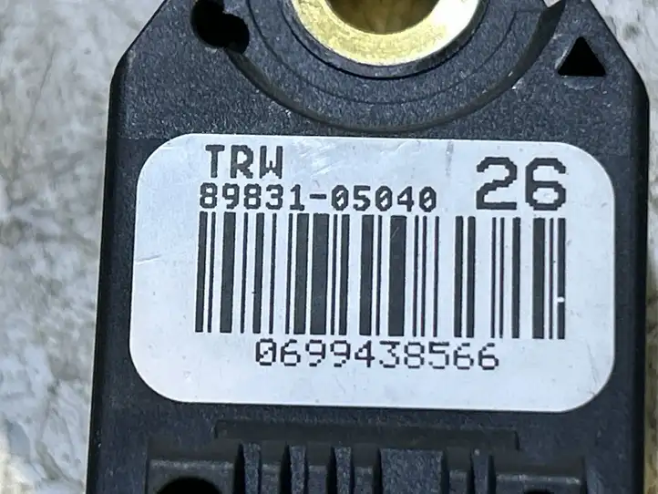 Toyota Avensis T270 (2009 - 2012) 8983105040 Датчик удара SRS — фото 3
