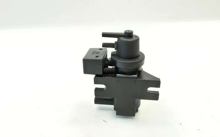 70206301 BMW 5 E60 E61 Solenoidinis vožtuvas