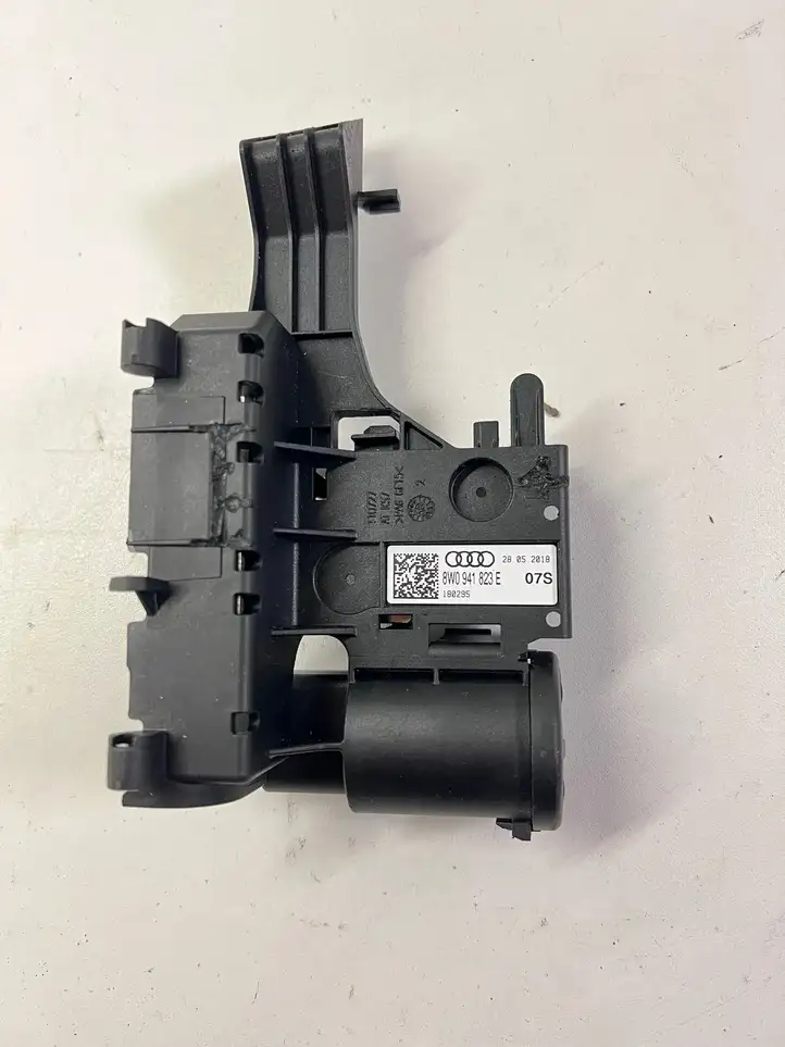 Audi A4 S4 B9 (2015 - 2019) 8W0941823E Плюсовой провод аккумулятора — фото 1