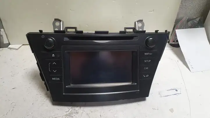 Toyota Prius+ (ZVW40) (2011 - 2018)  8614047150 Радио/ проигрыватель CD/DVD / навигация