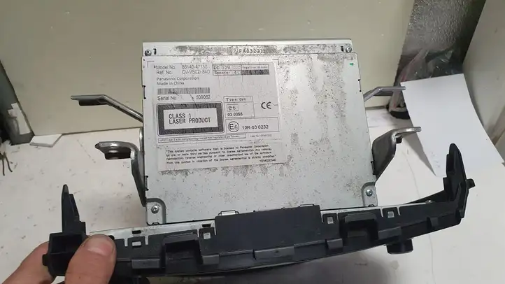 Toyota Prius+ (ZVW40) (2011 - 2018)  8614047150 Радио/ проигрыватель CD/DVD / навигация