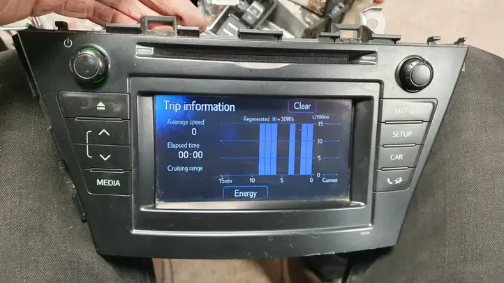 Toyota Prius+ (ZVW40) (2011 - 2018)  8614047150 Радио/ проигрыватель CD/DVD / навигация