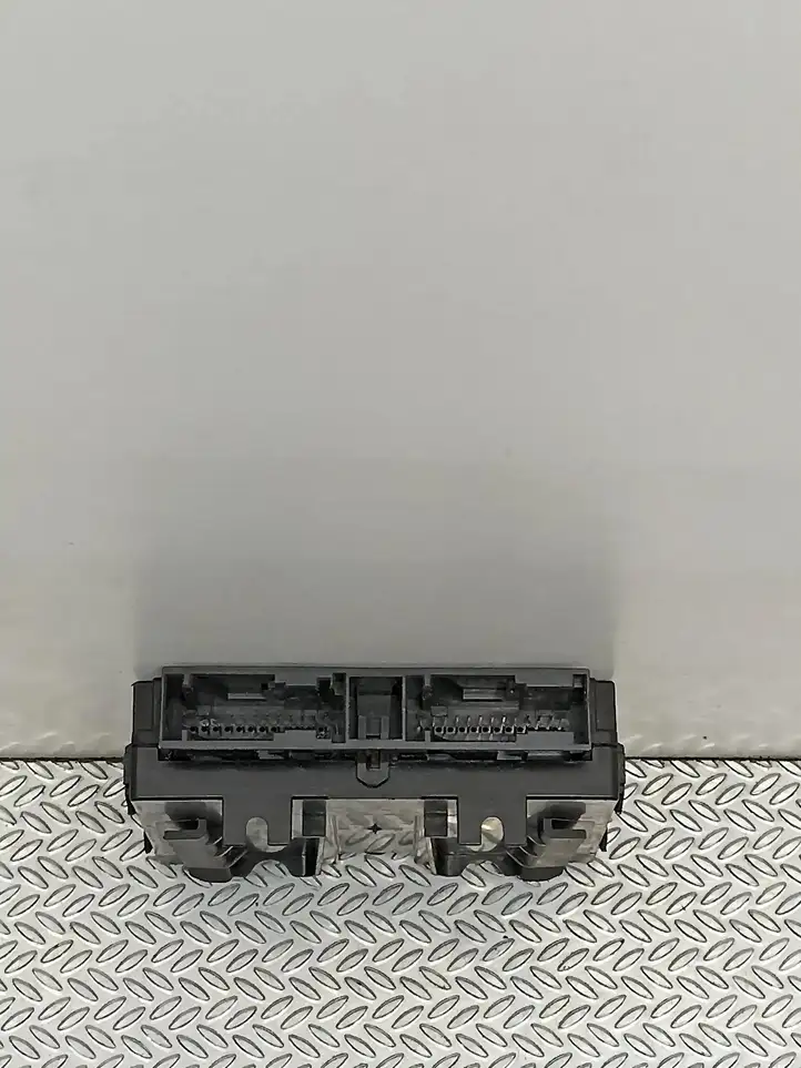 BMW X1 F48 F49 (2015 - 2022) 6840451 Модуль управления кондиционером — фото 2