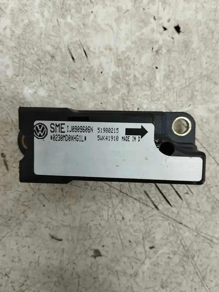 Audi A4 S4 B6 8E 8H (2000 - 2006) 1J0909606N Датчик удара SRS — фото 3