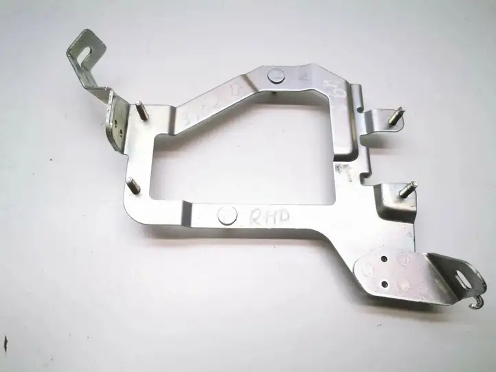 Nissan 370Z (2008 - 2014) 1EA0B Кронштейн ЭБУ двигателя — фото 3