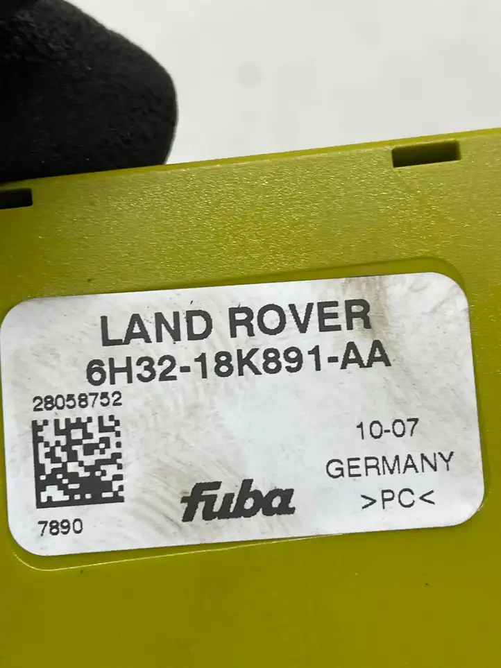 Land Rover Range Rover Sport L320 (2005 - 2009) 6H3218K891AA Усилитель антенны — фото 2