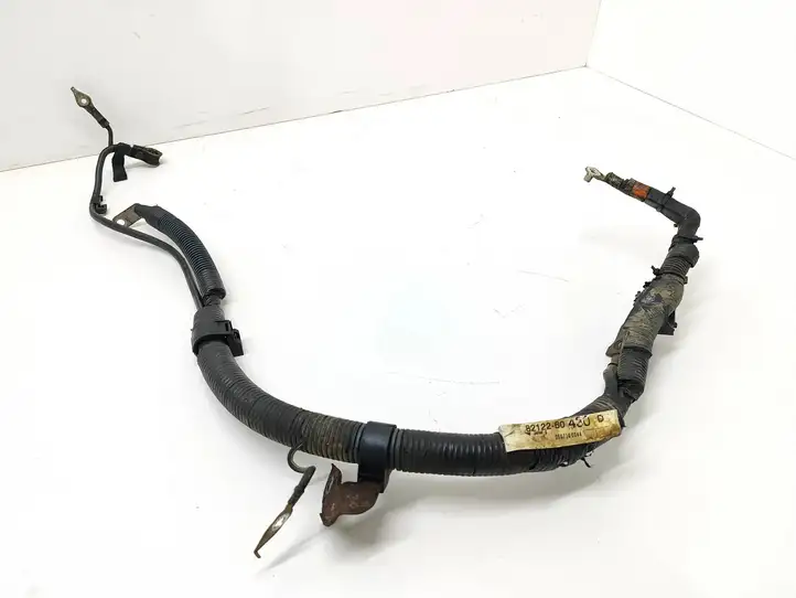 Toyota Land Cruiser (J120) (2002 - 2009) 8212260430 Плюсовой провод аккумулятора — фото 1