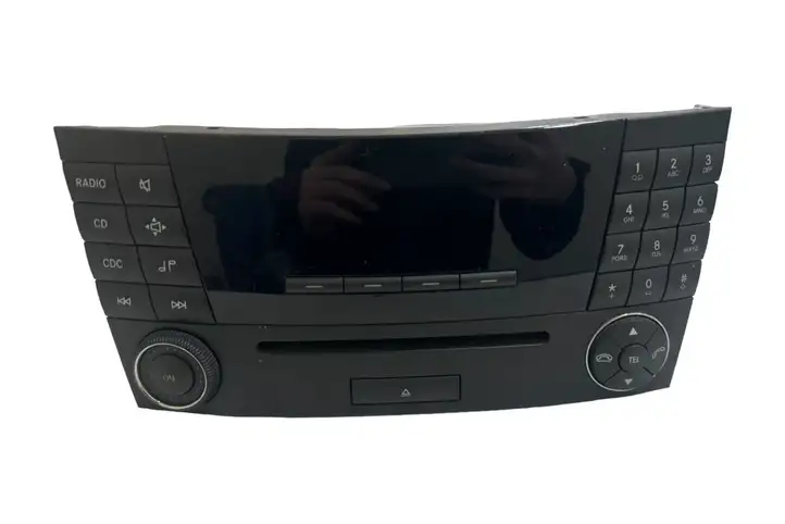 Mercedes-Benz E W211 (2002 - 2009) A2118702189 Магнитола / мультимедийная система — фото 1