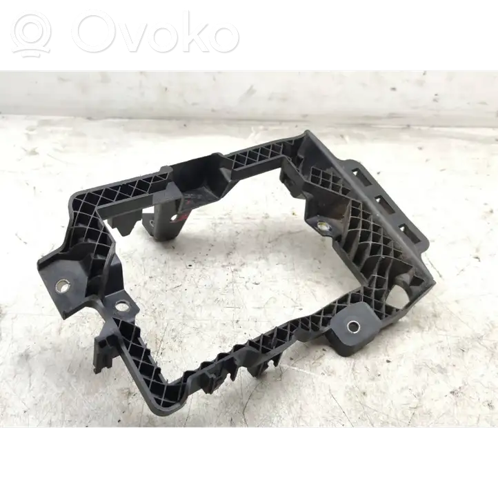 Iveco Daily Daily 35.8 - 9 (1998 - 2014) 3802552 Крышка ящика предохранителей — фото 2