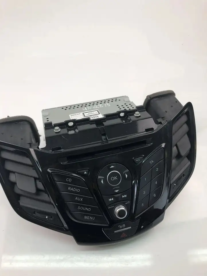 Ford Fiesta (2013 - 2017) C1BT18K811NA Магнитола / мультимедийная система — фото 1