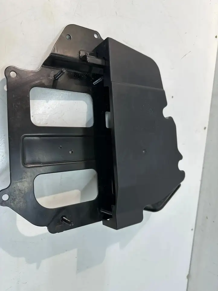 Ford Fiesta (2009 - 2012) 8V2112A692 Кронштейн ЭБУ двигателя — фото 1