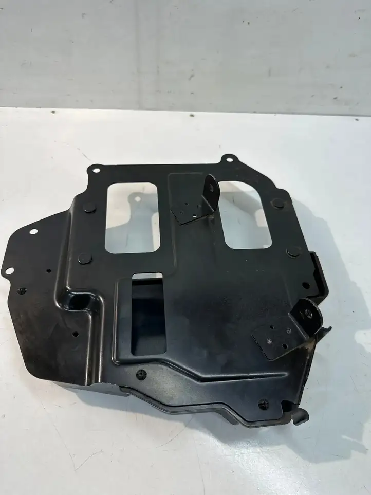 Ford Fiesta (2009 - 2012) 8V2112A692 Кронштейн ЭБУ двигателя — фото 2