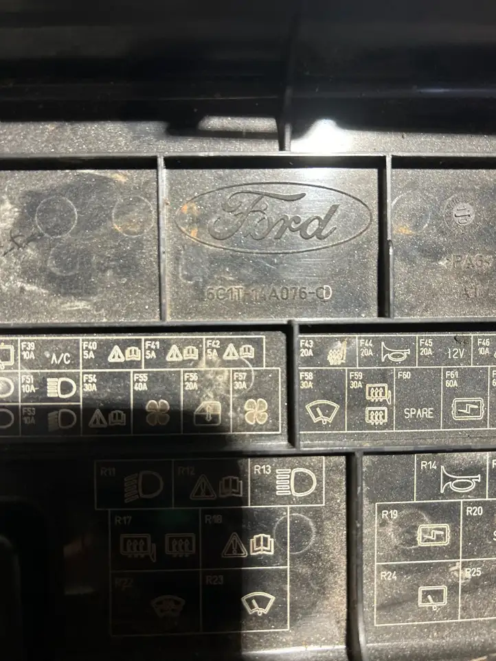 Ford Transit Custom (2014 - ) 6C1T14A076CD Крышка ящика предохранителей — фото 5