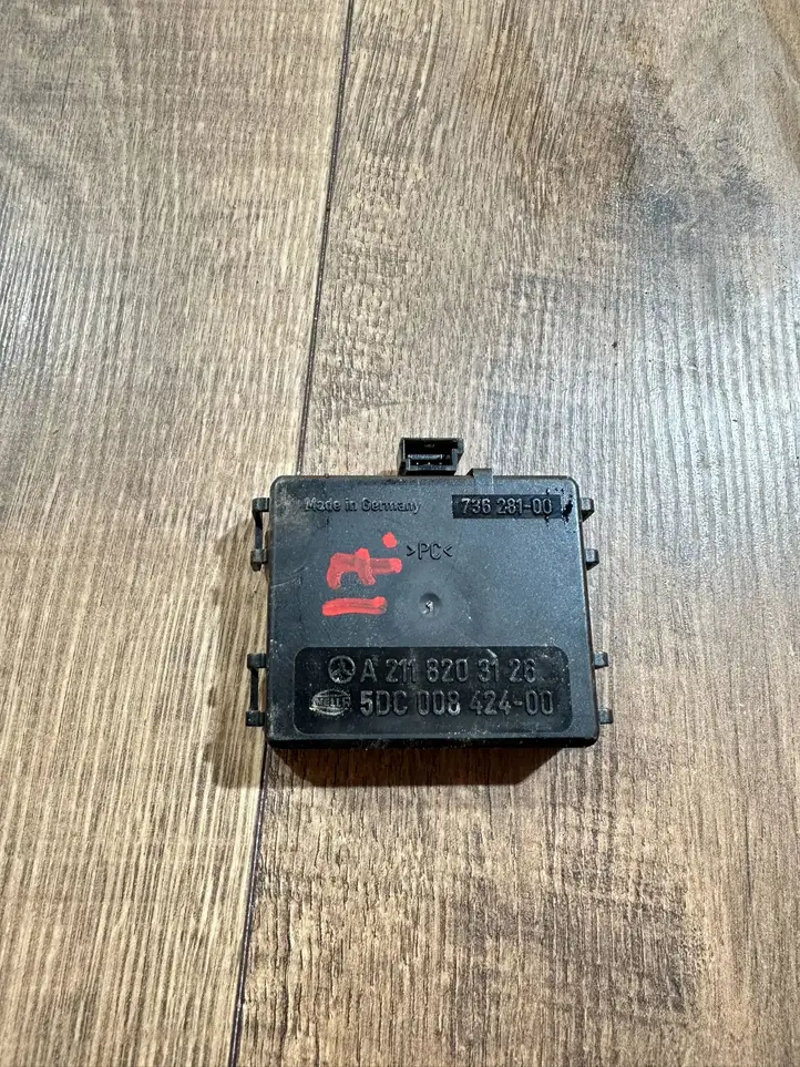 Mercedes-Benz E W211 (2002 - 2009) a2118203126 Датчик дождя — фото 1