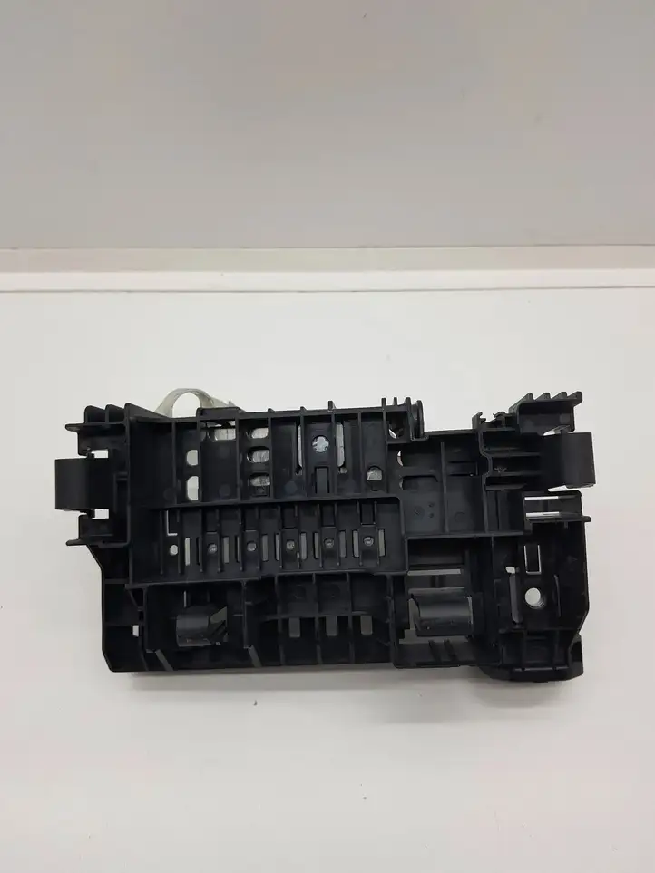 Opel Astra K (2015 - 2020) 39116136 Плюсовой провод аккумулятора — фото 2
