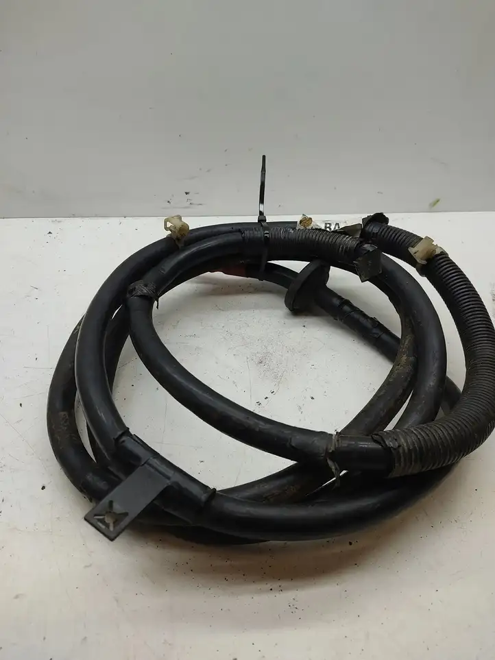 Jaguar XF X250 (2007 - 2015)   Плюсовый провод (аккумулятора)