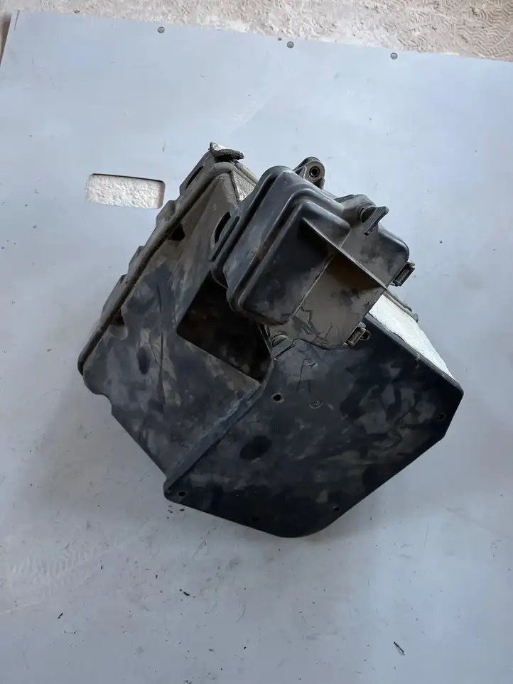 Volkswagen Transporter-Caravelle (2003 - 2009)  7H0907613 Ящик предохранителей (комплект)