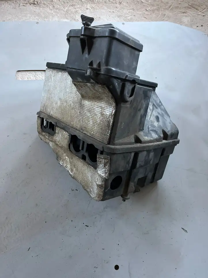 Volkswagen Transporter-Caravelle (2003 - 2009)  7H0907613 Ящик предохранителей (комплект)