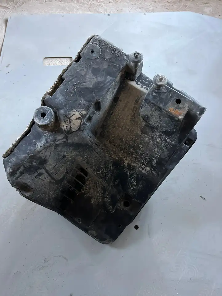 Volkswagen Transporter-Caravelle (2003 - 2009)  7H0907613 Ящик предохранителей (комплект)