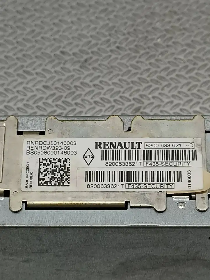 Renault Clio III (2005 - 2012) 8200633621 Магнитола / мультимедийная система — фото 3