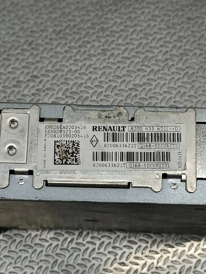 Renault Clio III (2005 - 2012) 8200633621 Магнитола / мультимедийная система — фото 5