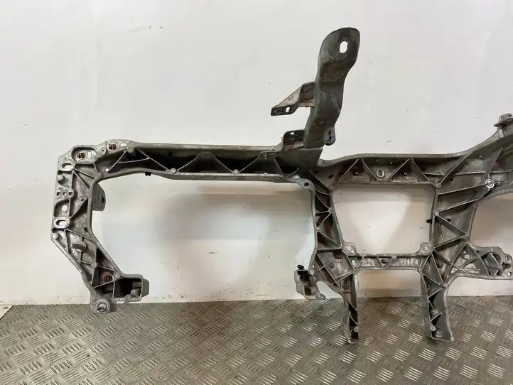 Jeep Grand Cherokee (2021 - )   Балка крепления панели