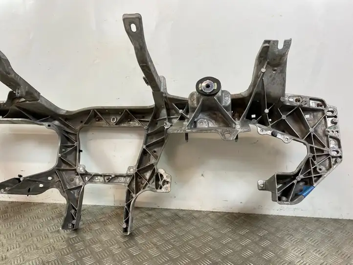 Jeep Grand Cherokee (2021 - )   Балка крепления панели