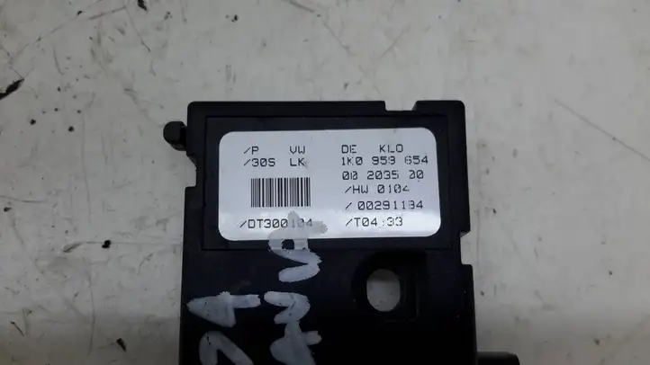 Skoda Octavia Mk2 (1Z) (2004 - 2013) 1K0959654 Датчик угла поворота руля — фото 4