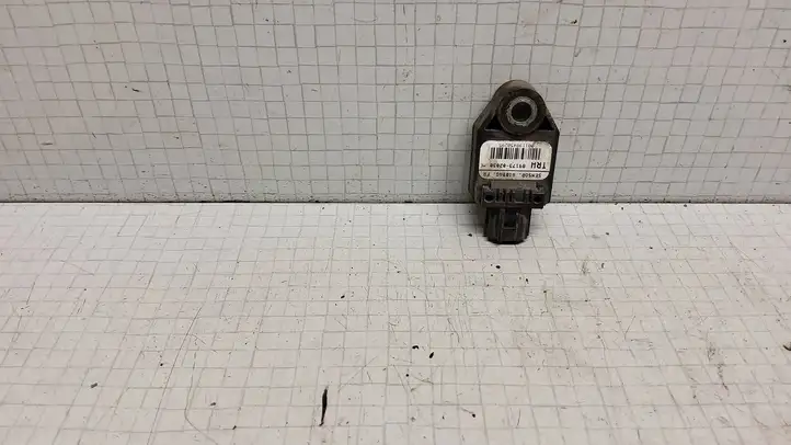 Toyota Corolla E120 E130 (2004 - 2007) 8917302030 Датчик удара SRS — фото 1