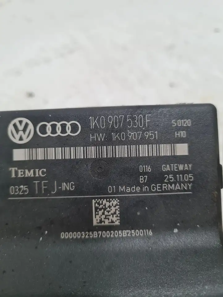 Volkswagen Touran I (2003 - 2010) 1K0907530F Модуль Gateway — фото 3