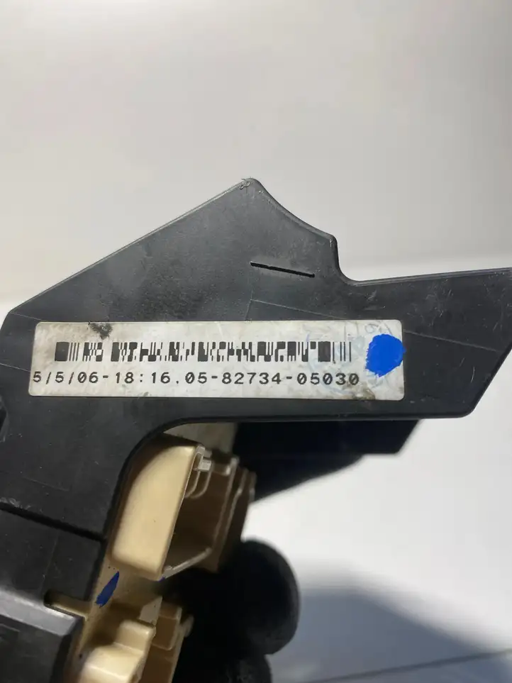 Toyota Corolla Verso AR10 (2004 - 2009) 8273405030 Блок предохранителей — фото 3